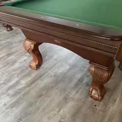 Pool Table, Beautiful Condition!