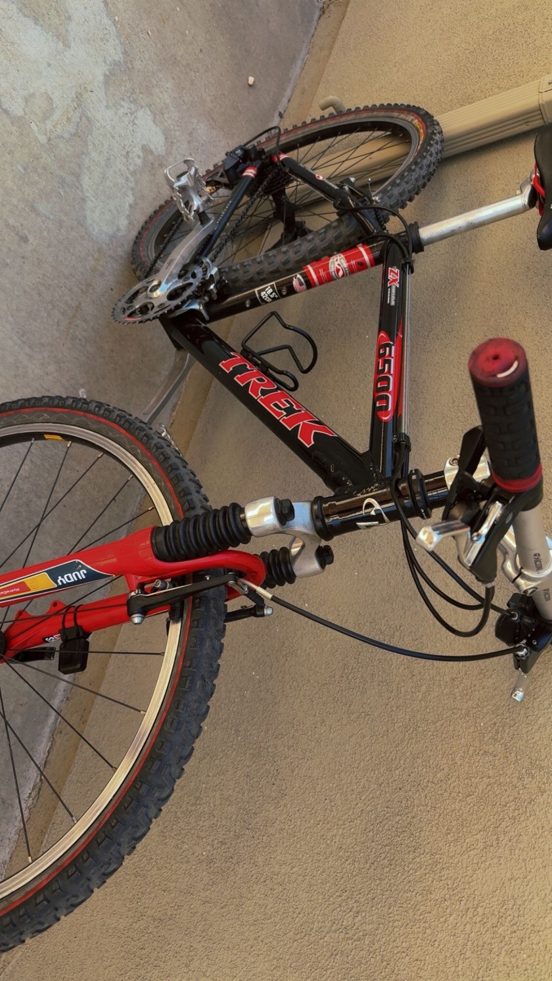 Trek 6500 ZX Mountain Bike – RockShox