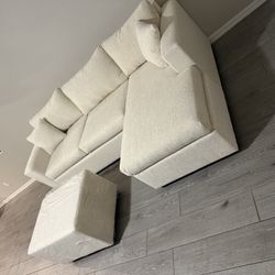 💥 Brand New Cream Sectionals With Free Ottoman 