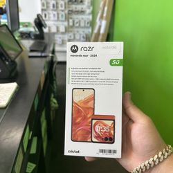 Motorola Razr 2024