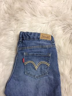 Children's Levi shorts size:12 purchased at Levi's. ++*male me an offer