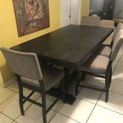 Dinning Table,Four High Chairs, and Bench! Great Conditions!