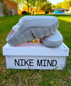 Nike Mind Sneakers White Perforated