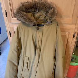 Men’s Woolrich parka