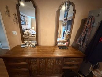 Vintage dresser w/ mirrors