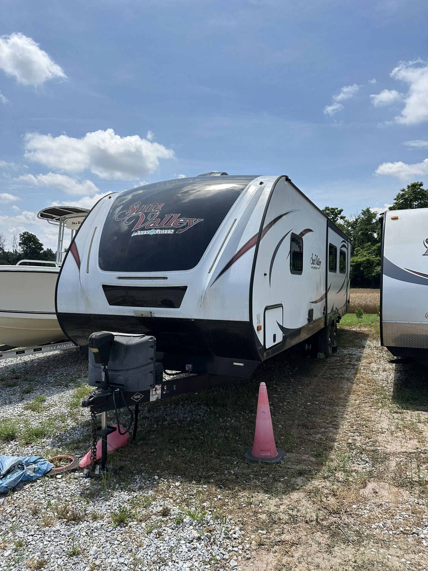 2016 EverGreen Sun Valley 30ft Travel Trailer – Ready to Camp!