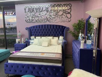 Queen Bedroom Set