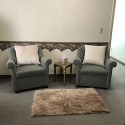 Vintage chair set with wheels