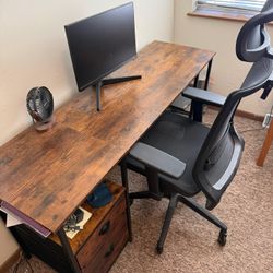 Like New - Desk and chair Set Plus Free Bonus