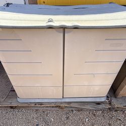 Rubbermaid Outdoor Resin Storage Shed (LxWxH: 60” x 30” x 48”)