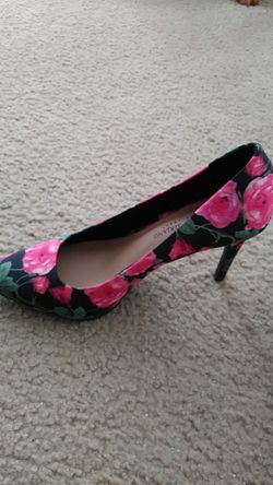 Floral print heels
