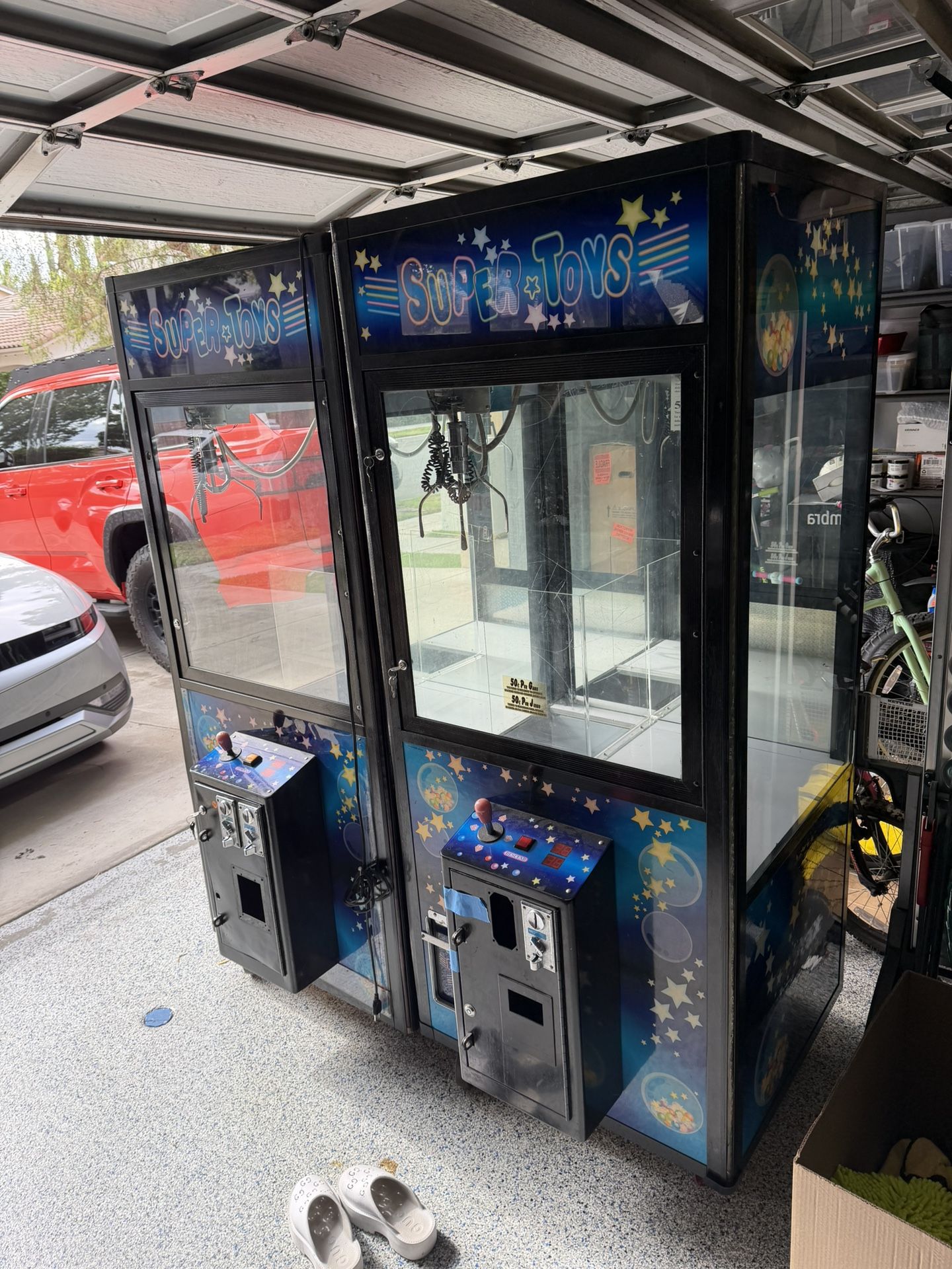 FREE: 2 Claw Machines (Super Toys model)