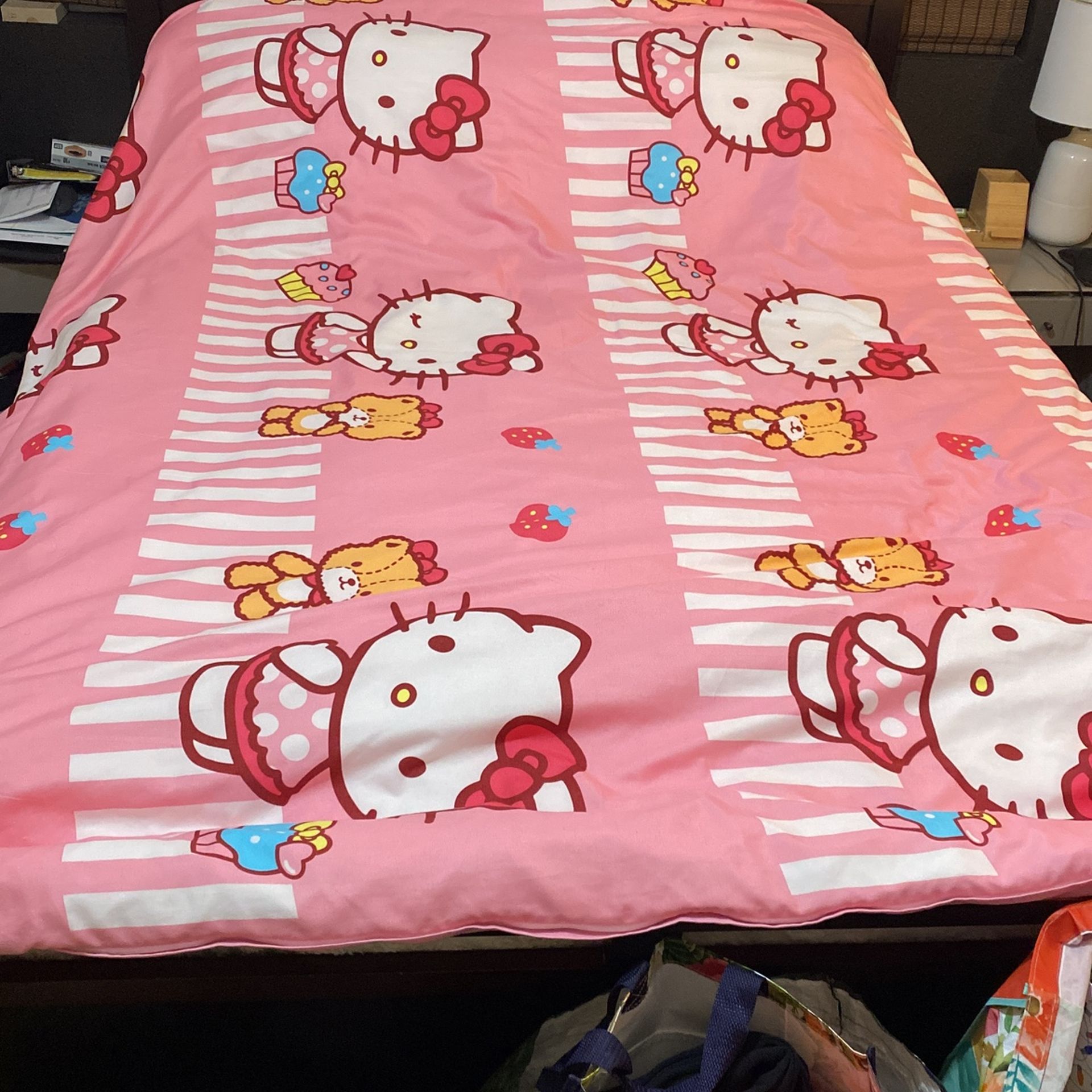 Hello Kitty Twin Duvet Cover With Comforter