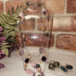 #10 RETIRATED PREMIER DESIGNS LOT OF NECKLACE,  20"INCHES IN LENGTH, AND TWO PAIR OF EARRINGS