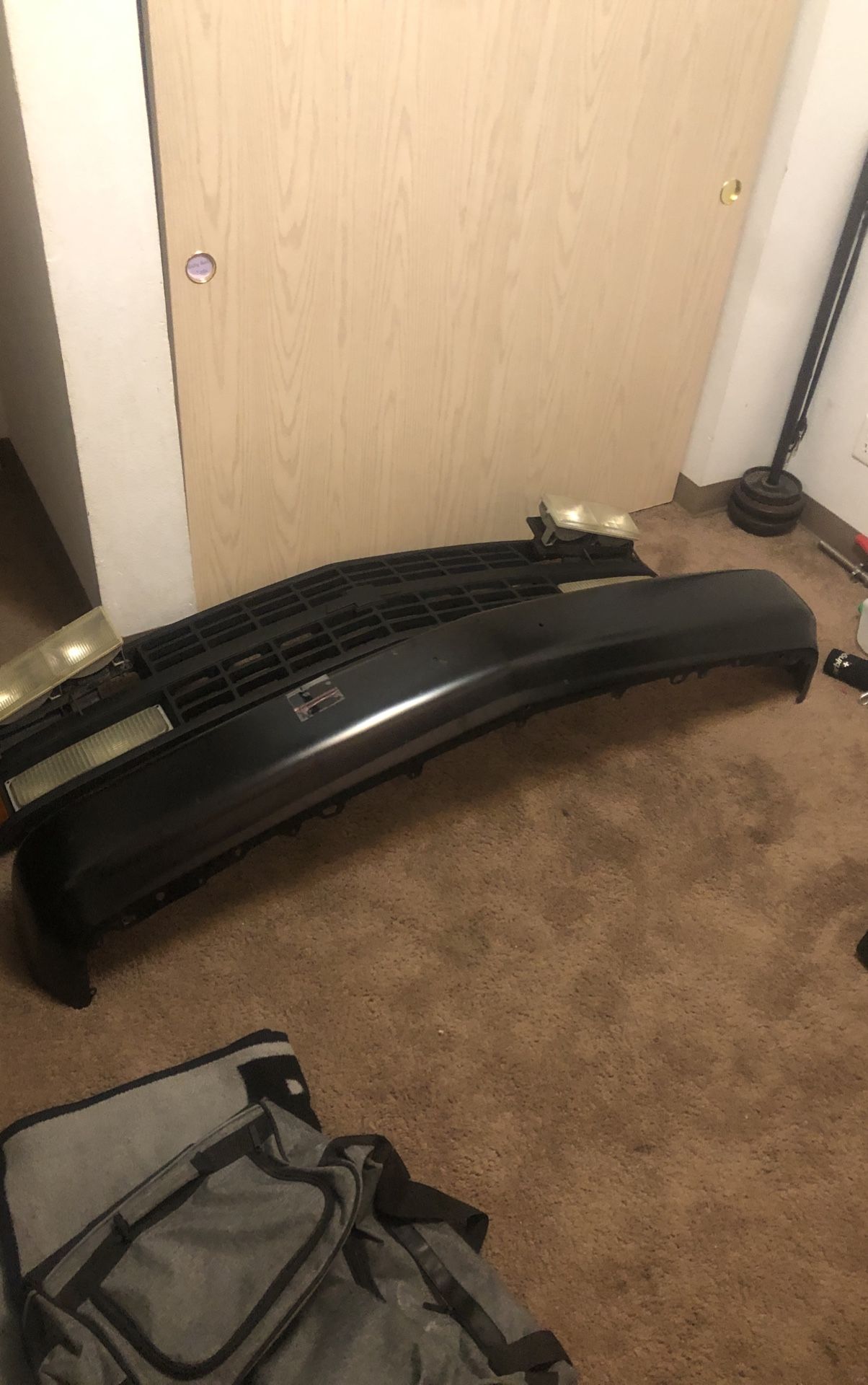 1996 Chevy Tahoe Bumper And Grill With Lights