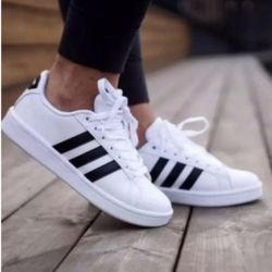 Adidas grand court comfort classic men’s sneakers Size 12