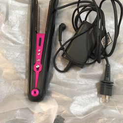 Dyson Corrale Hair Straightener - HS03 Fuschia/Black   In good working condition   Comes with charger