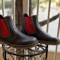 Duck feet Chelsea Boots Men’s 11 Slate Grey