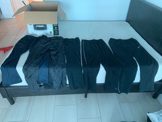 6 Nike Pants New Condition