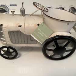 Farmhouse Decor Metal Tractor Planter Indoor Outdoor New With Tags 