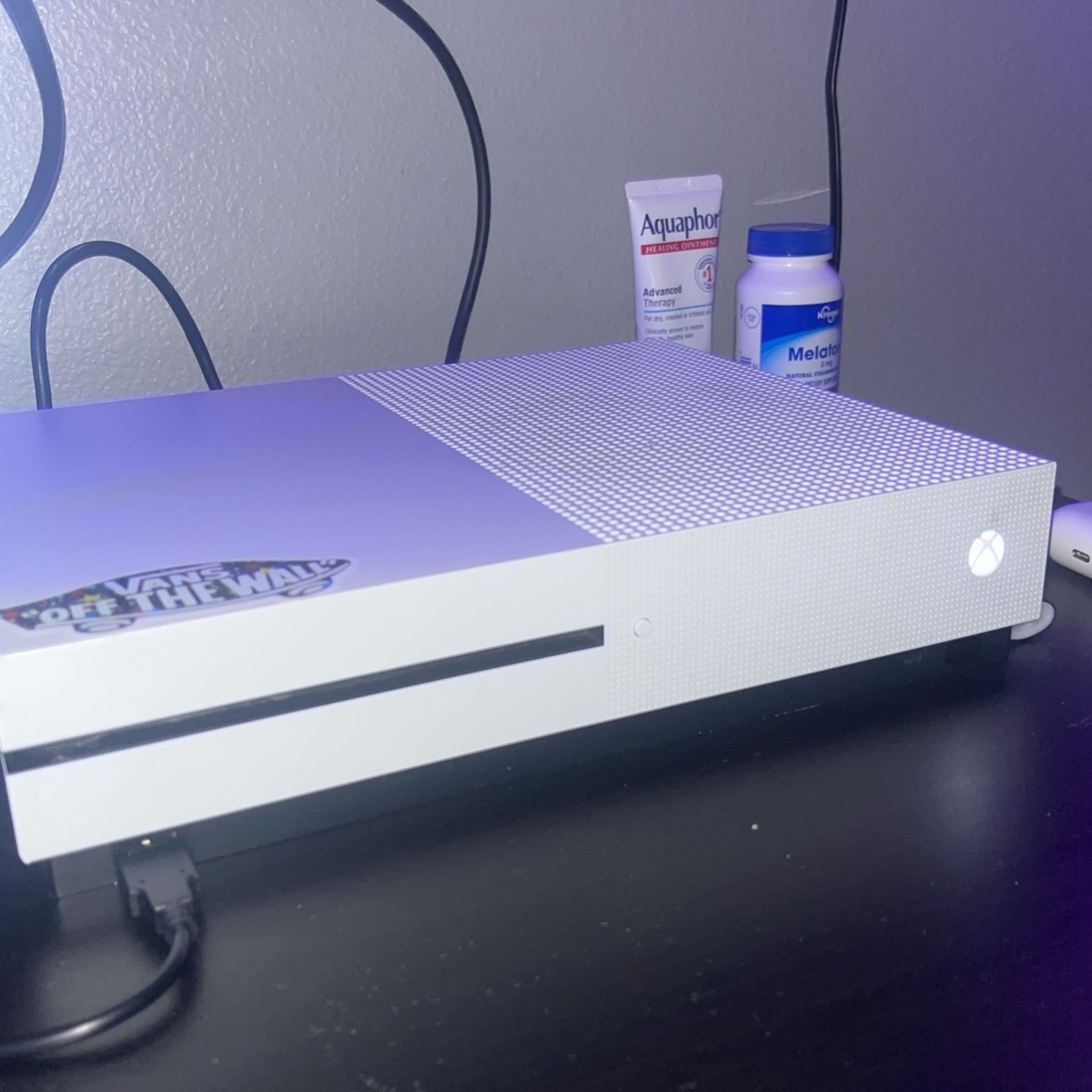 Xbox One S 500 gb Runs Perfect Had It For Years Just Don’t Need It Anymore