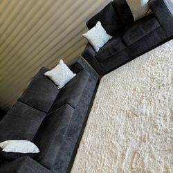 Like New Ashley Furniture 2pc Sofa Couch Set (DELIVERY AVAILABLE)