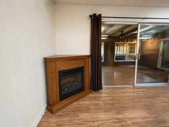 Electric fireplace