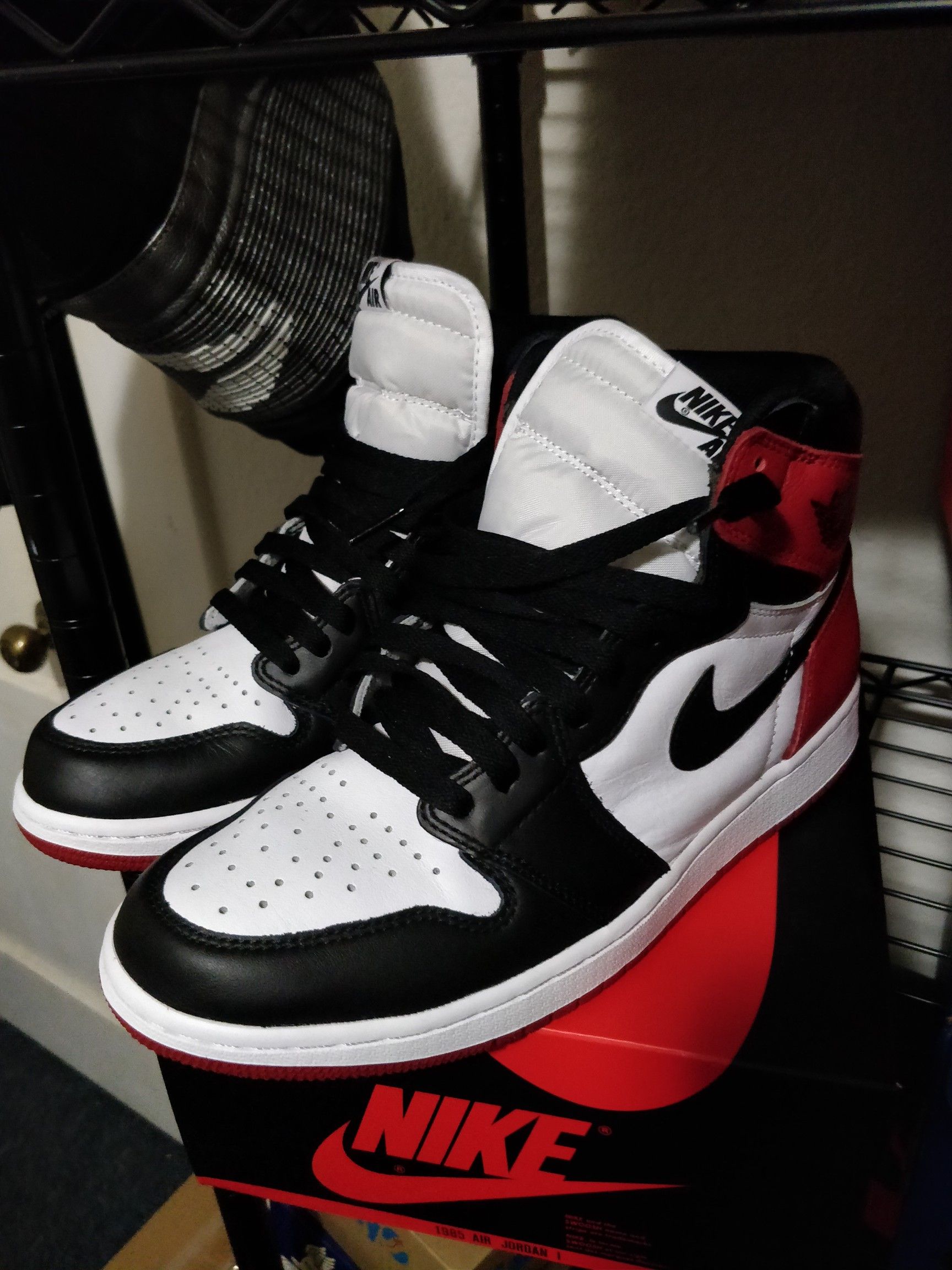 2016 Jordan 1 black toes