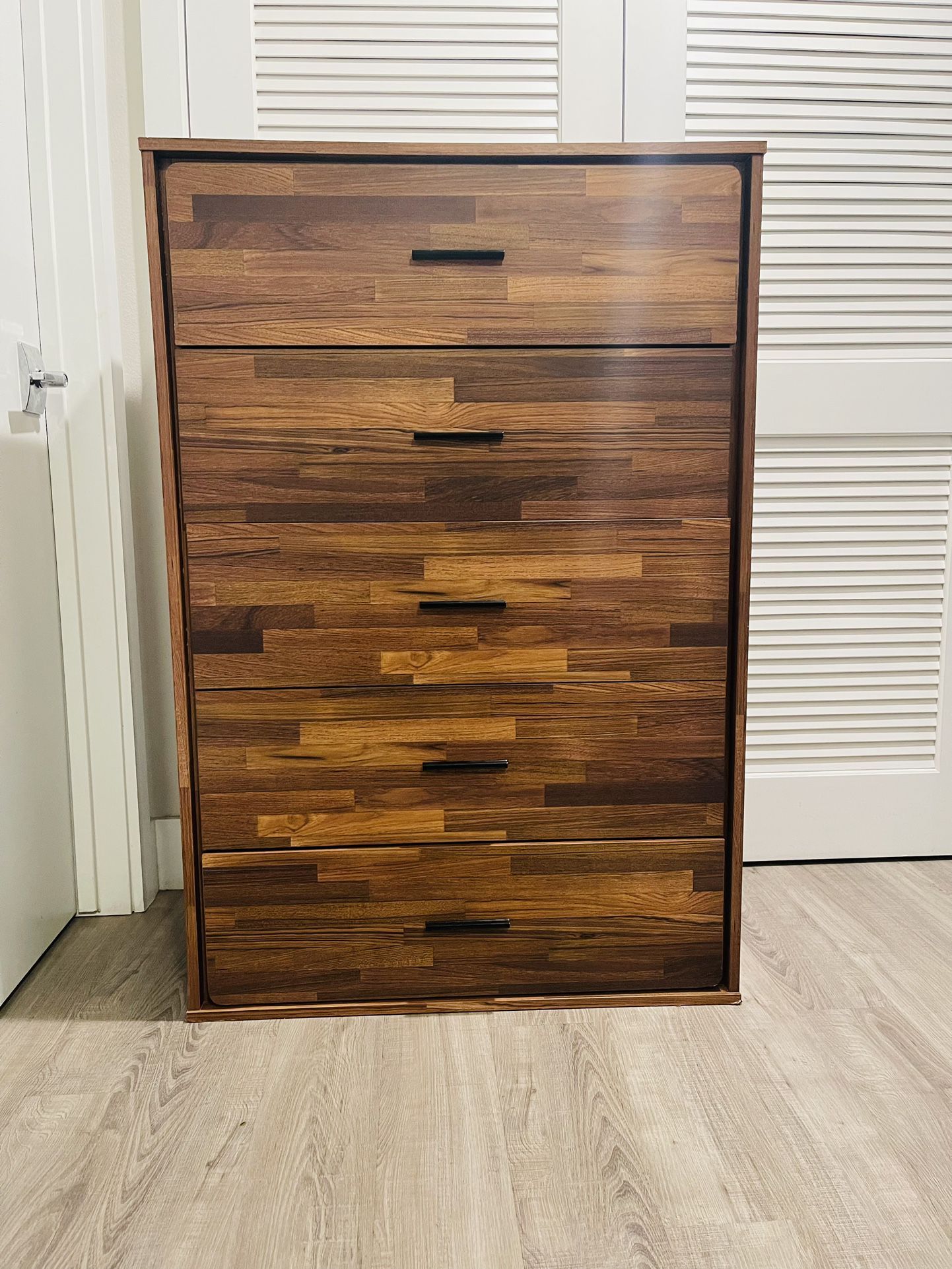 Dresser Or Chest Or Cabinet 