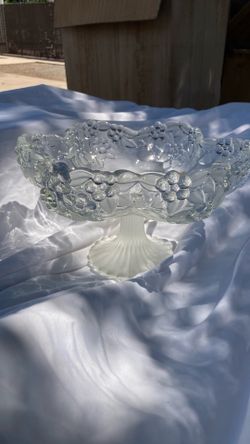 Pedestal bowl