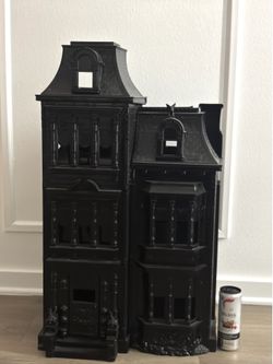 Halloween Victorian dollhouse