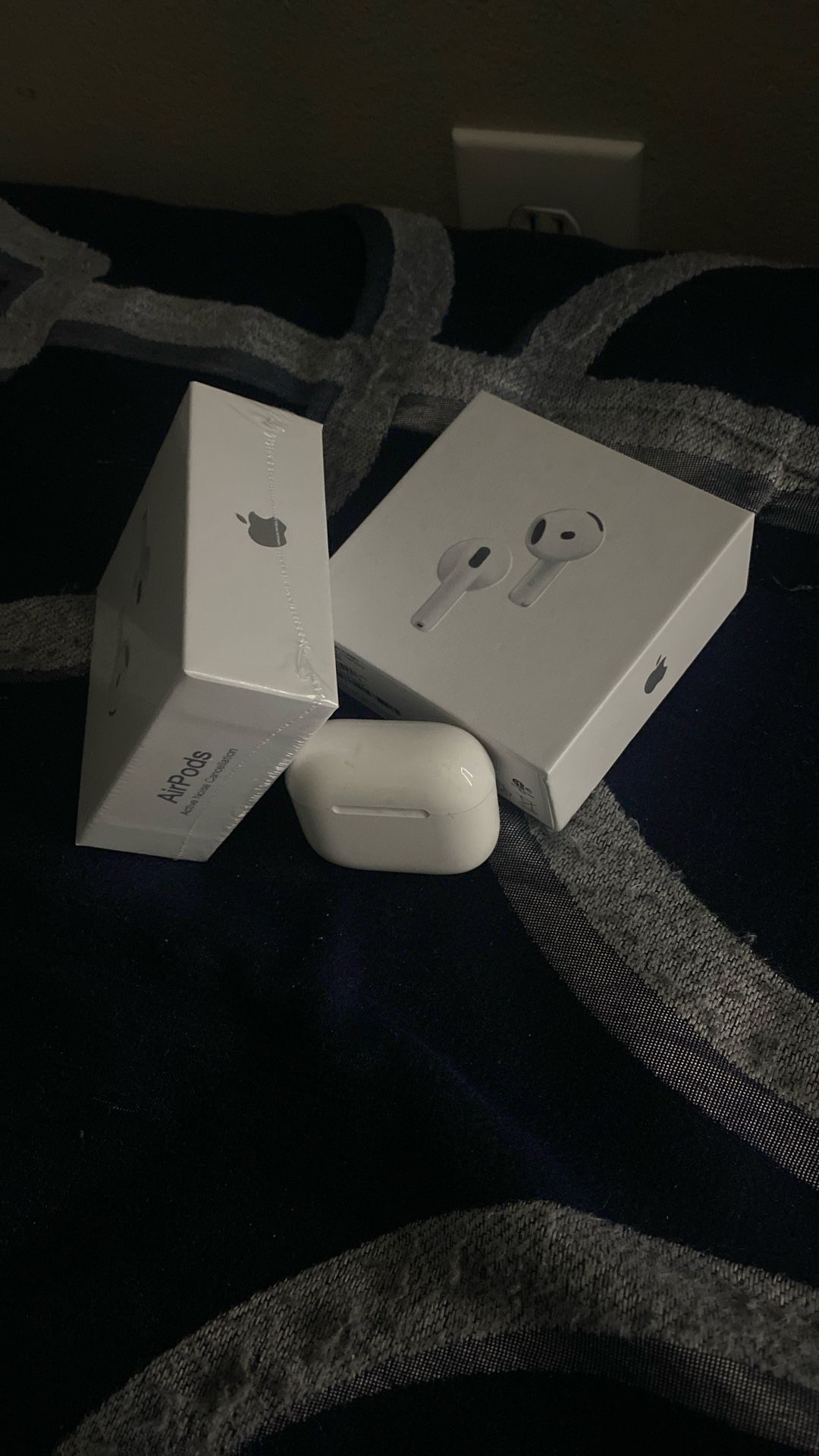 BRAND NEW APPLE AIRPOD PRO 4