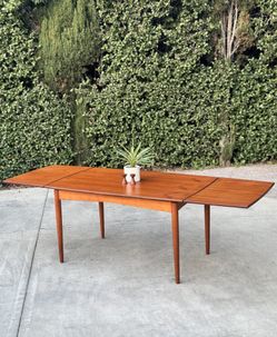 Danish Modern Teak Mid Century MCM Vintage Extendable Dining Table 