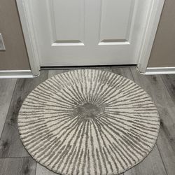 Circular Rug $10