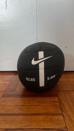 12 LB Nike medicine ball