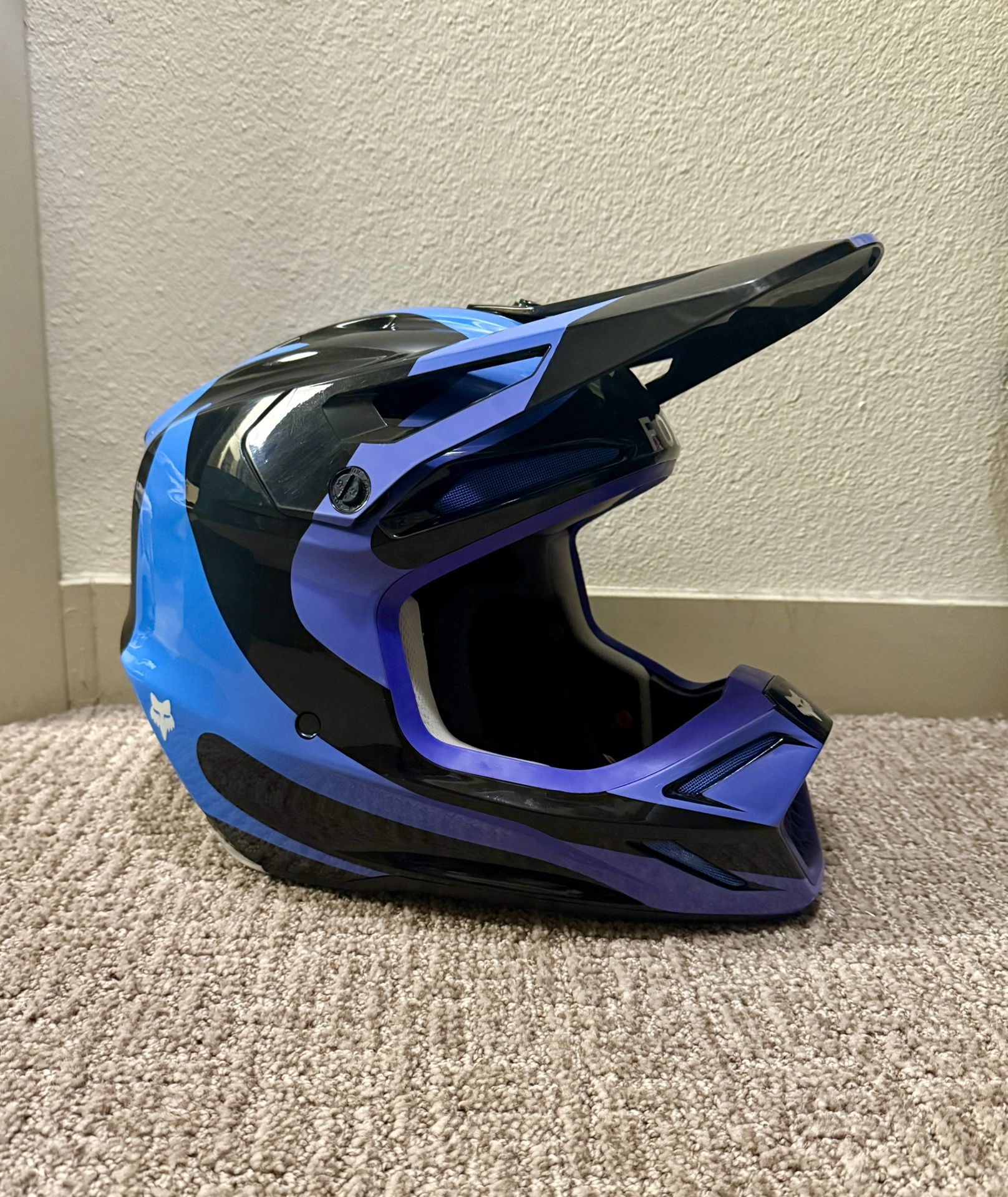 Fox Racing V3 Magnetic Black Helmet