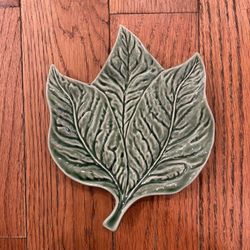 Bordallo Pinheiro Leaf Plate Dish Green Relish Side Plate Portugal Vintage