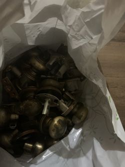About 16 complete door knobs all for $60