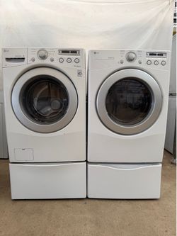LG washer and dryer laundry set
