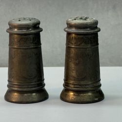Antique Pewter Salt & Pepper Shakers. Screw on top lids. 