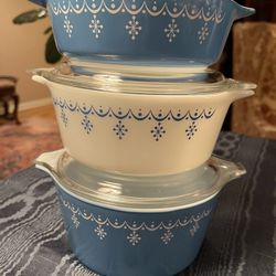Pyrex - Vintage Set - W/ Lids - 5 Pieces