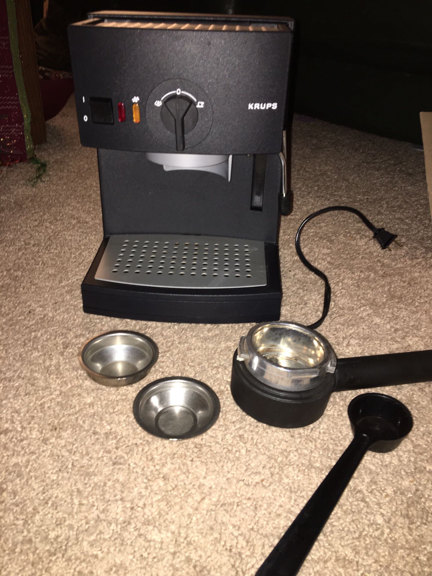Krups Bravo Plus 872-42 4 Cup Household Espresso Maker Coffee Machine for  Sale in Des Moines, IA - OfferUp