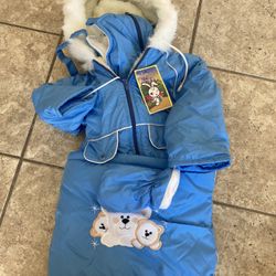 Snow bib for infants 