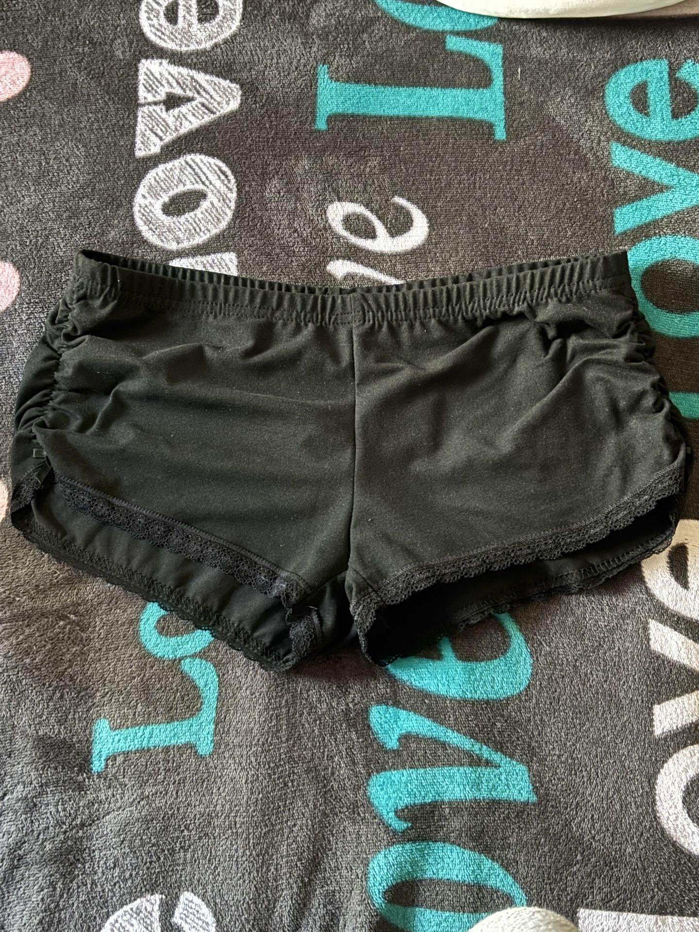 Women’s Elastic Waist Ruffle Shorts