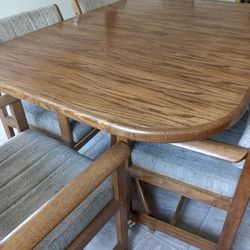 Oak Oval Dinning Table w/6 Rolling Chairs & Buffet Set