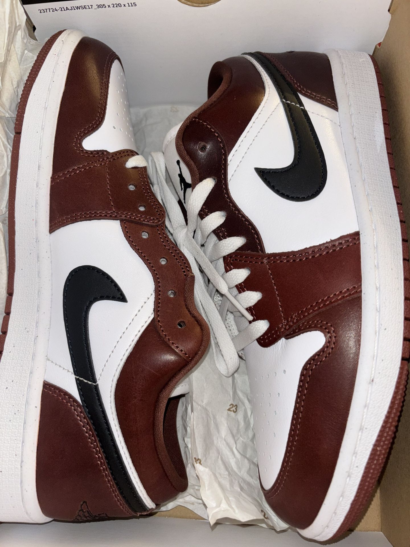 Air Jordan 1 Low SE – White/Black-Dark Pony Size 9 Brand New