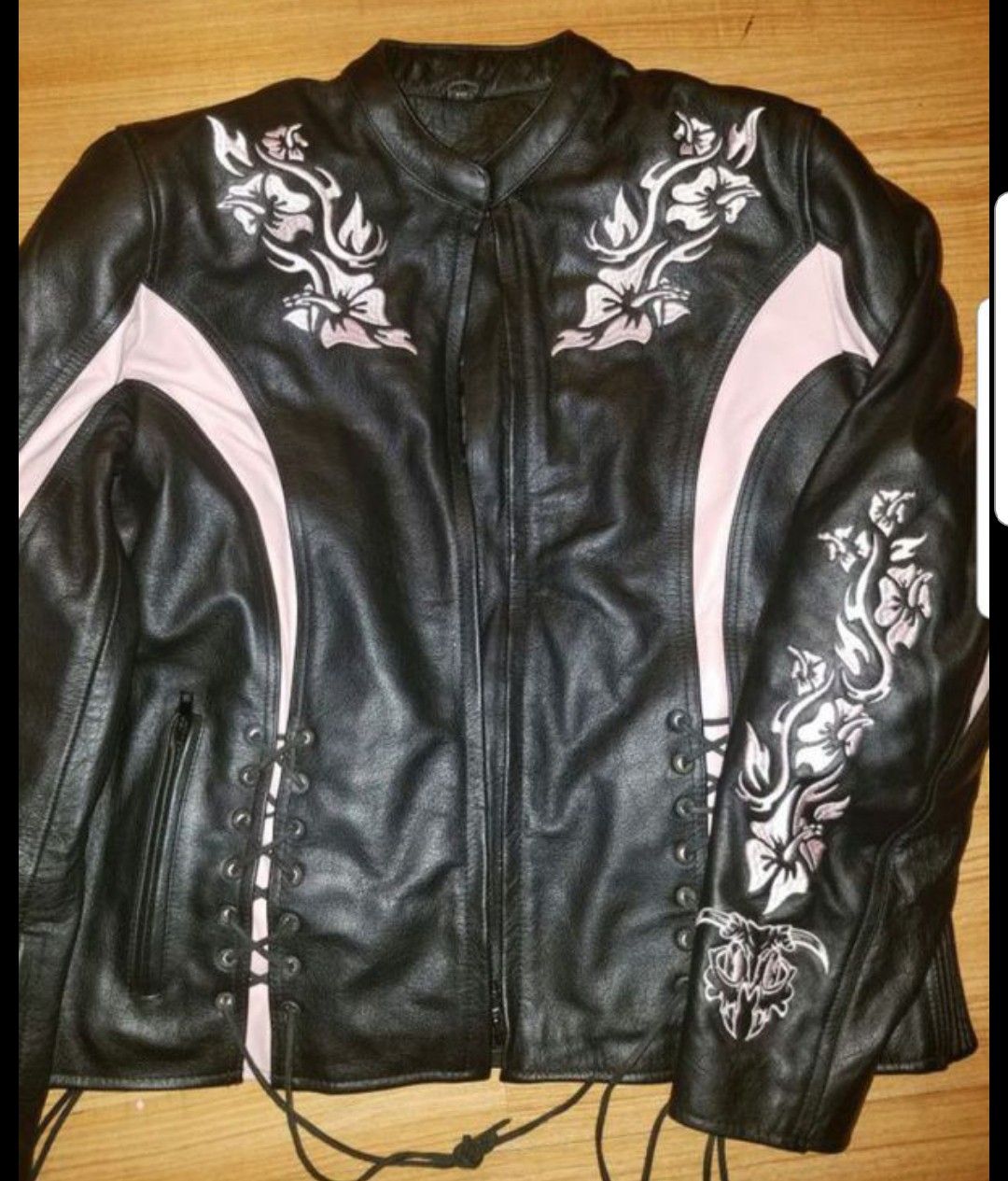 Womens leather motorcycle jacket.pink&black with padding/lining. Size,large.$140.
