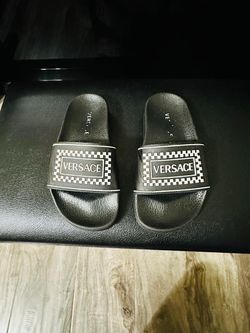 Kids size 31/32 Versace Black Rubber Checkered Logo Pool Slide Sandals $60