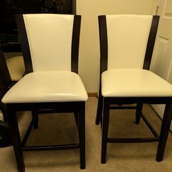 2 Dinning Chairs 