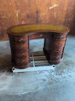 $1000 OBO/LETS MAKE A DEAL! Sligh- Lowry Letter Writing Desk est. 1940